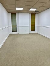 46 SW 1st St, Miami, FL à louer Photo intérieure- Image 2 de 27