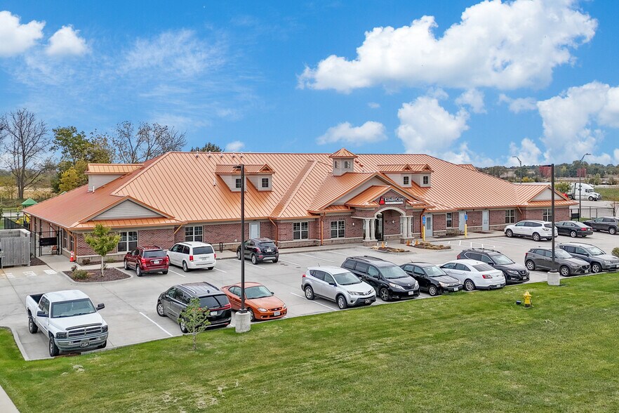 1155 SE Kettlestone Blvd, Waukee, IA à vendre - Photo du bâtiment - Image 2 de 4