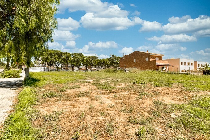Suelos Cambrils portfolio of 8 properties for sale on LoopNet.ca Building Photo- Image 1 of 17