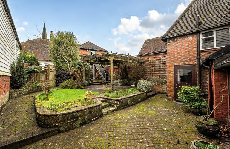 High St, Rotherfield à vendre - Photo du bâtiment - Image 3 de 18