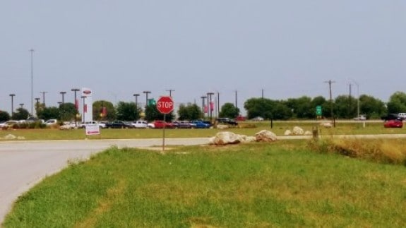 SW Loop 410 & I-35, San Antonio, TX à vendre - Photo du bâtiment - Image 3 de 3