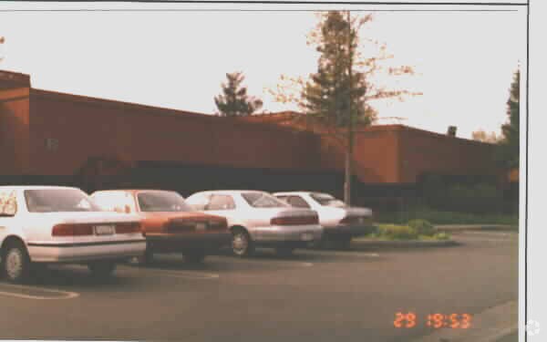 2813 Coffee Rd, Modesto, CA à louer - Photo du bâtiment - Image 2 de 34