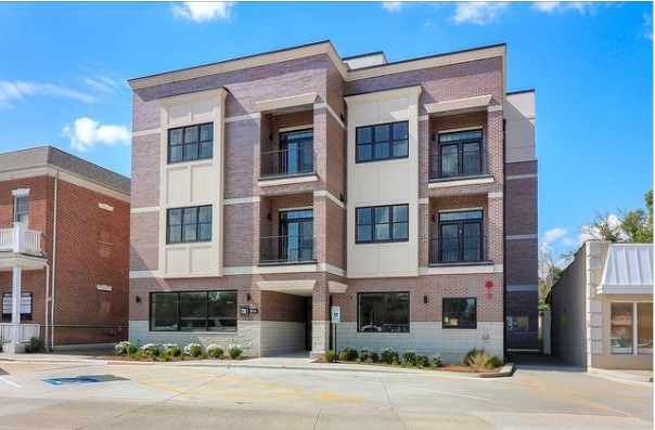 514 Hillgrove Ave, Western Springs, IL à vendre - Photo du bâtiment - Image 2 de 7