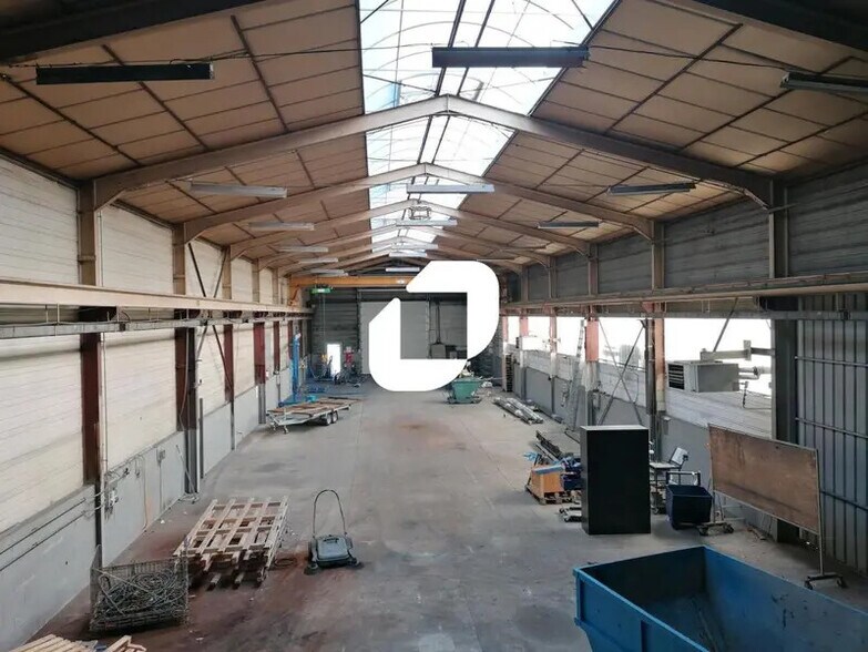 Flex dans Jassans-Riottier à louer - Photo du bâtiment - Image 3 de 9
