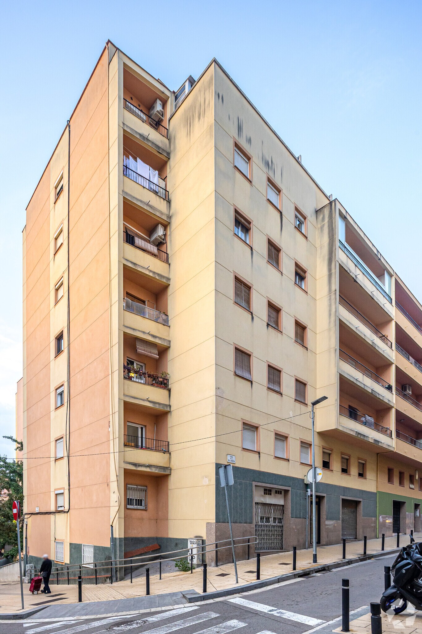 Multifamily in Barcelona, Barcelona for sale Primary Photo- Image 1 of 2