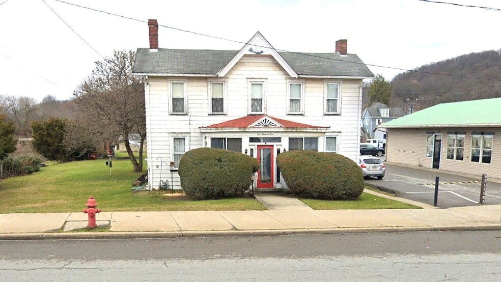 109 E Main St, Evans City, PA à vendre - Photo principale - Image 1 de 4