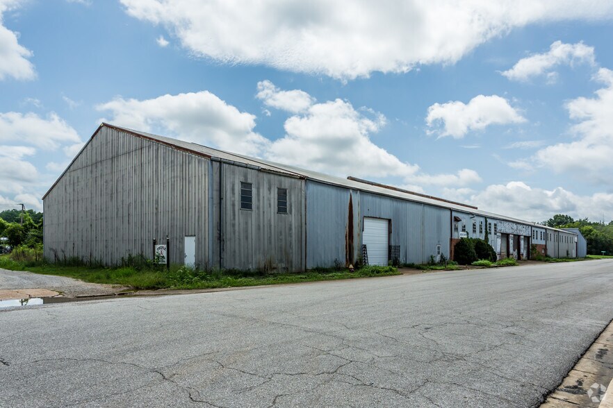 1414 Broadway St, Sheffield, AL à louer - Photo du bâtiment - Image 2 de 3