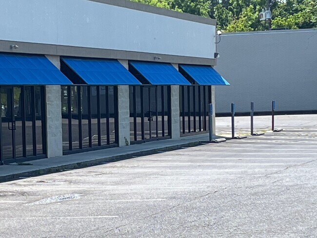 Plus de détails pour 2777-2801 Greensboro Rd, Martinsville, VA - Commerce de détail à louer