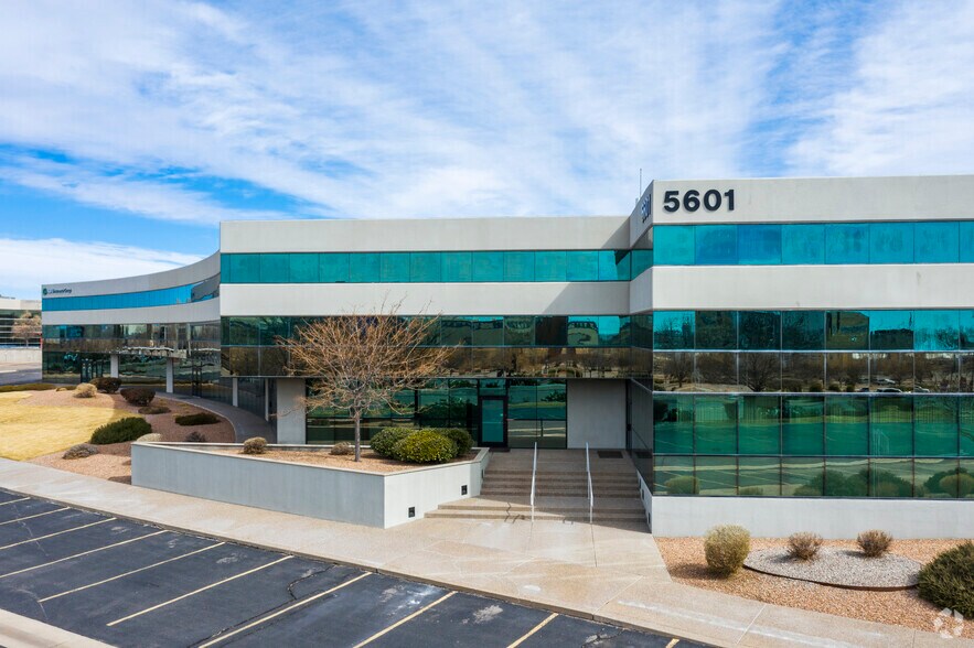 5601 Office Blvd NE, Albuquerque, NM à louer - Photo du bâtiment - Image 3 de 4