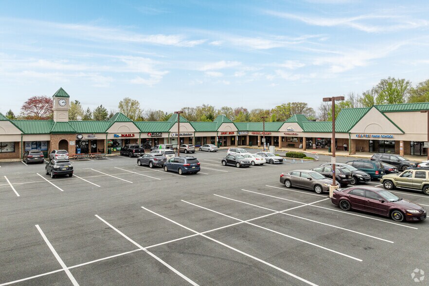 4401-4445 Pennell Rd, Aston, PA à louer - Photo du bâtiment - Image 3 de 10