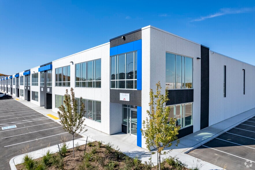 10950-10952 Woodbine Av, Markham, ON à vendre - Photo du bâtiment - Image 2 de 17