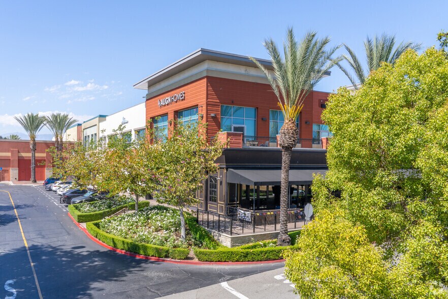 13920 City Center Dr, Chino Hills, CA à vendre - Photo du bâtiment - Image 2 de 4