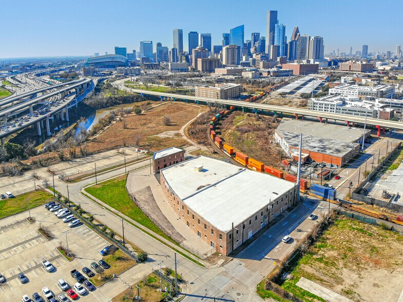 2000 Nance St, Houston, TX à louer - Photo du bâtiment - Image 2 de 31