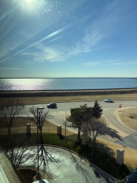 10900 Hefner Pointe Dr, Oklahoma City, OK for lease Interior Photo- Image 1 of 5