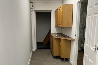 Woodlands Avenue, Poole for lease Interior Photo- Image 2 of 4