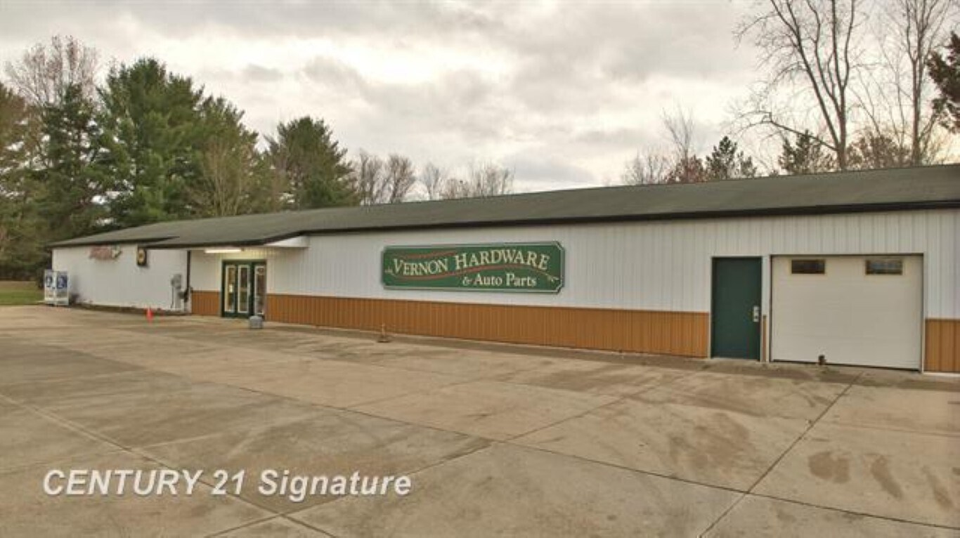 7200 E M 71, Vernon, MI à vendre Photo du bâtiment- Image 1 de 17