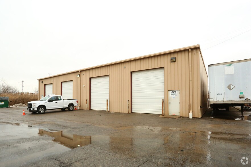 2650-2654 Van Horn Rd, Trenton, MI à louer - Photo du bâtiment - Image 2 de 3