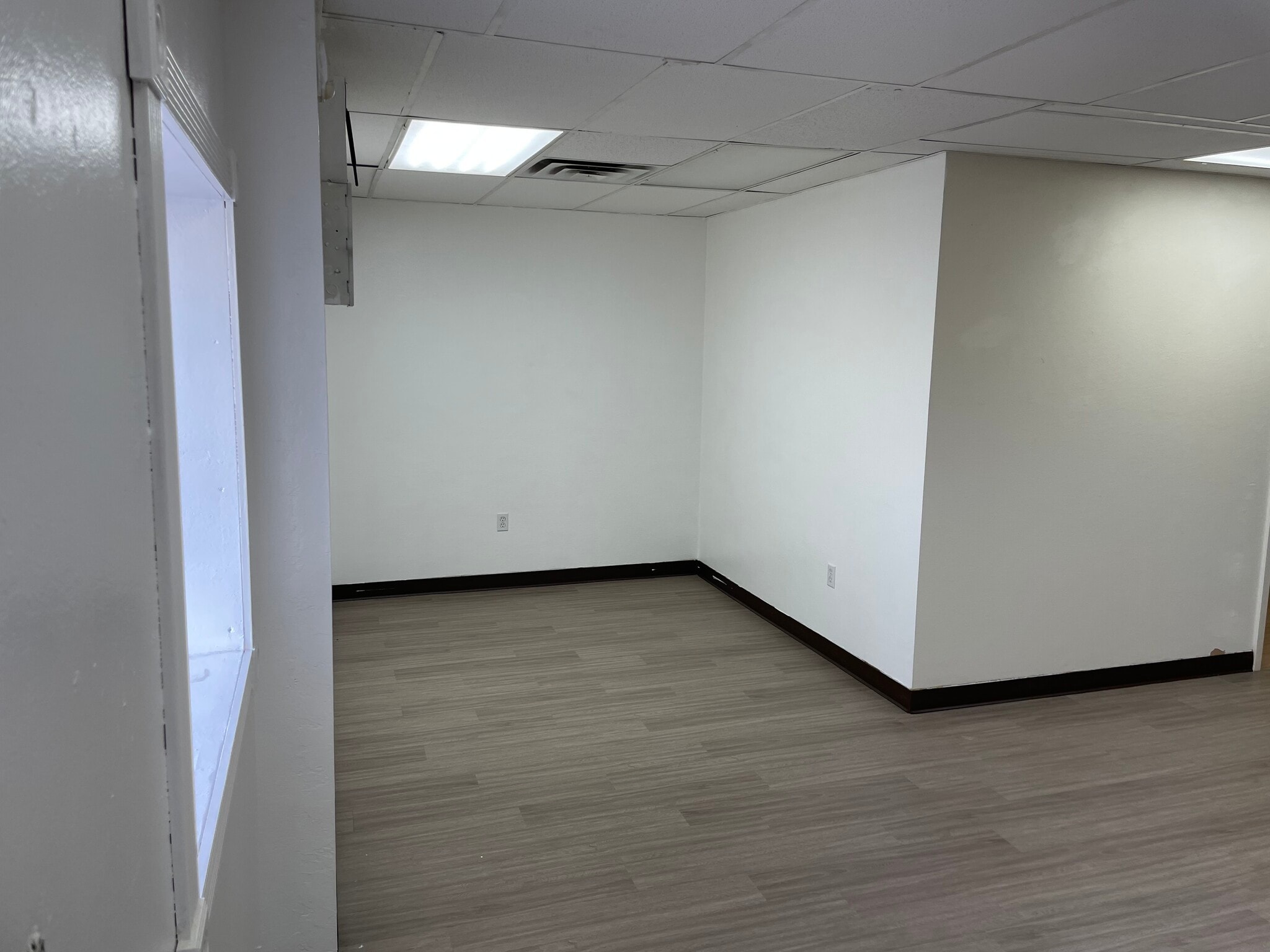 755 N Burleson Blvd, Burleson, TX for lease Interior Photo- Image 1 of 4