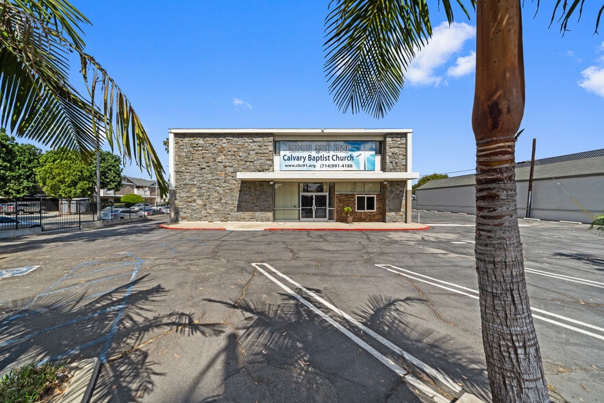 2231 W Lincoln Ave, Anaheim, CA for sale - Building Photo - Image 3 of 11