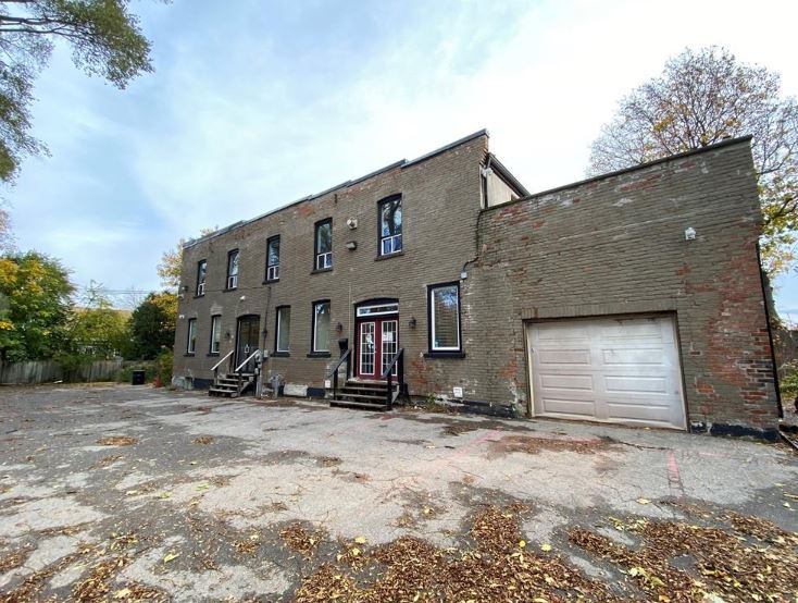 302 Cumberland Ave, Hamilton, ON à vendre Photo principale- Image 1 de 1