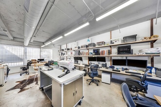 1235 SW 22nd St, Miami, FL for lease Interior Photo- Image 2 of 19