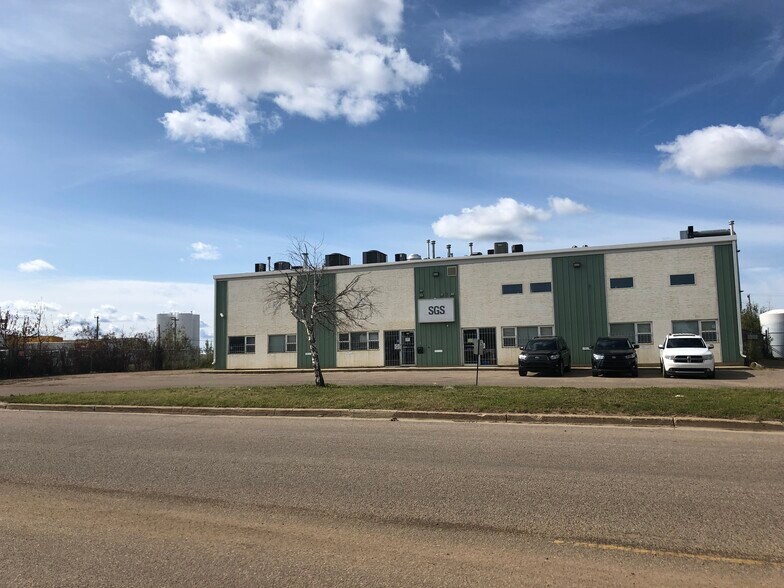 235 MacDonald Cres, Fort McMurray, AB à vendre - Photo du bâtiment - Image 1 de 1