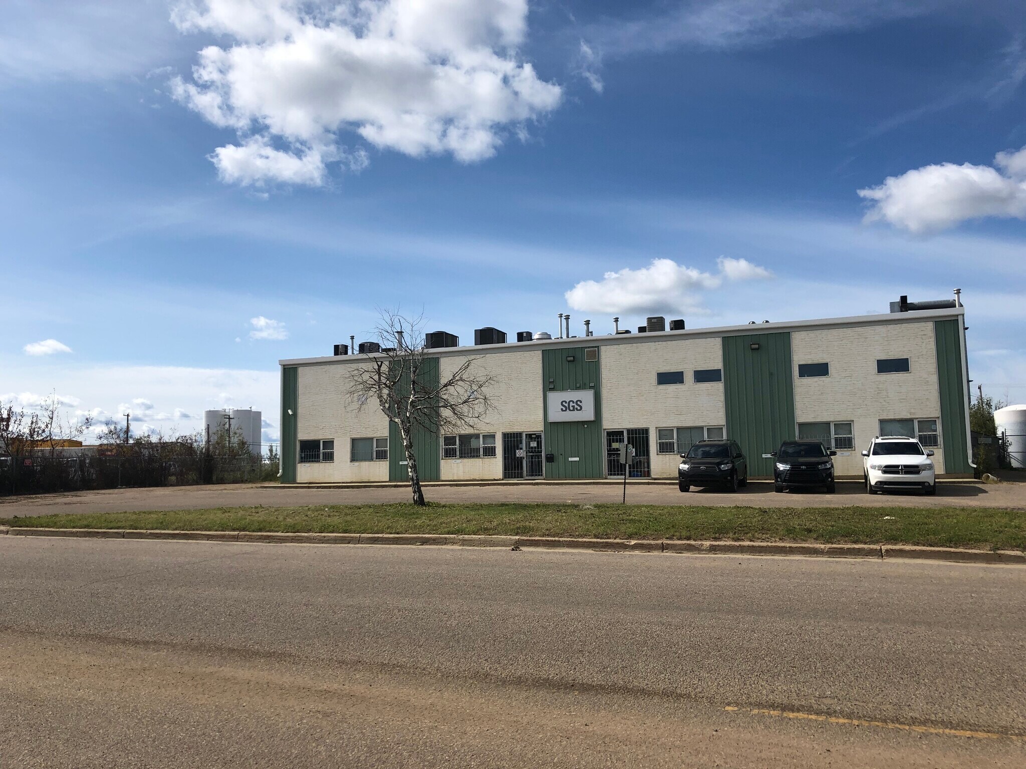 235 MacDonald Cres, Fort McMurray, AB à vendre Photo du bâtiment- Image 1 de 1