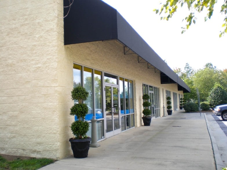 2315 Lynn Rd, Raleigh, NC for lease - Primary Photo - Image 1 of 1