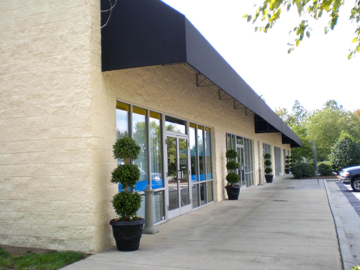 2315 Lynn Rd, Raleigh, NC for lease Primary Photo- Image 1 of 2
