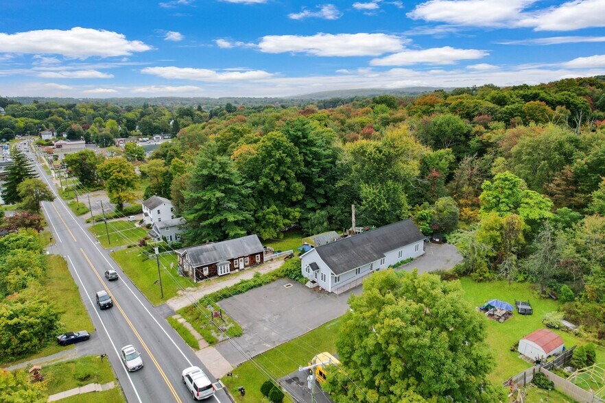 353 Main St, Terryville, CT à louer - Photo du bâtiment - Image 3 de 3