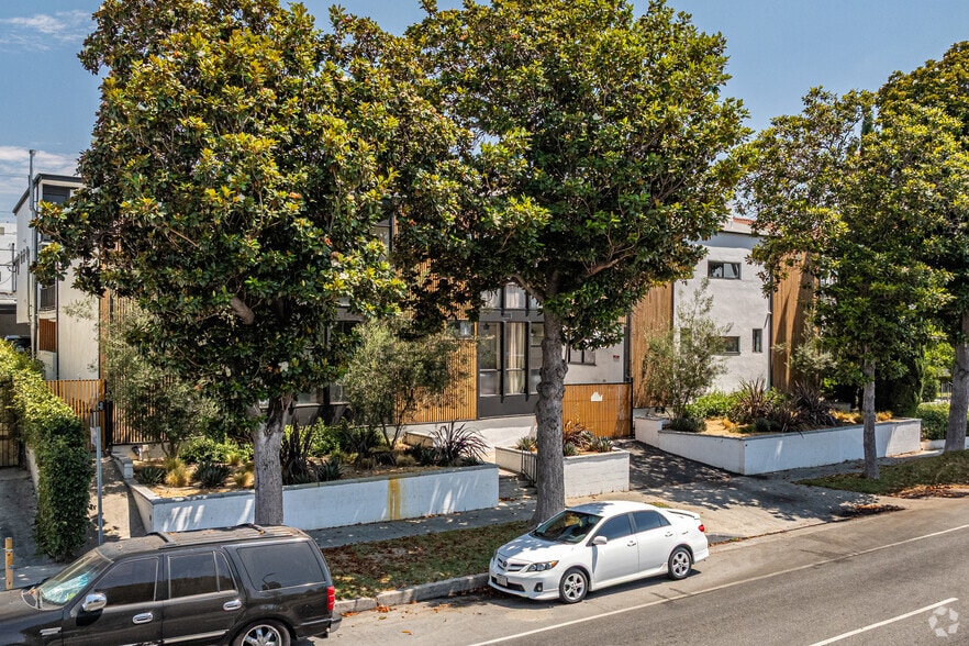 4723-4727 W Beverly Blvd, Los Angeles, CA for sale - Building Photo - Image 2 of 28