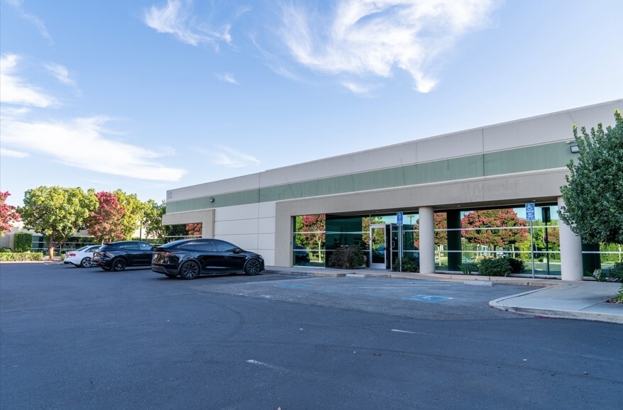 215-219 Vineyard Ct, Morgan Hill, CA for sale - Building Photo - Image 2 of 14