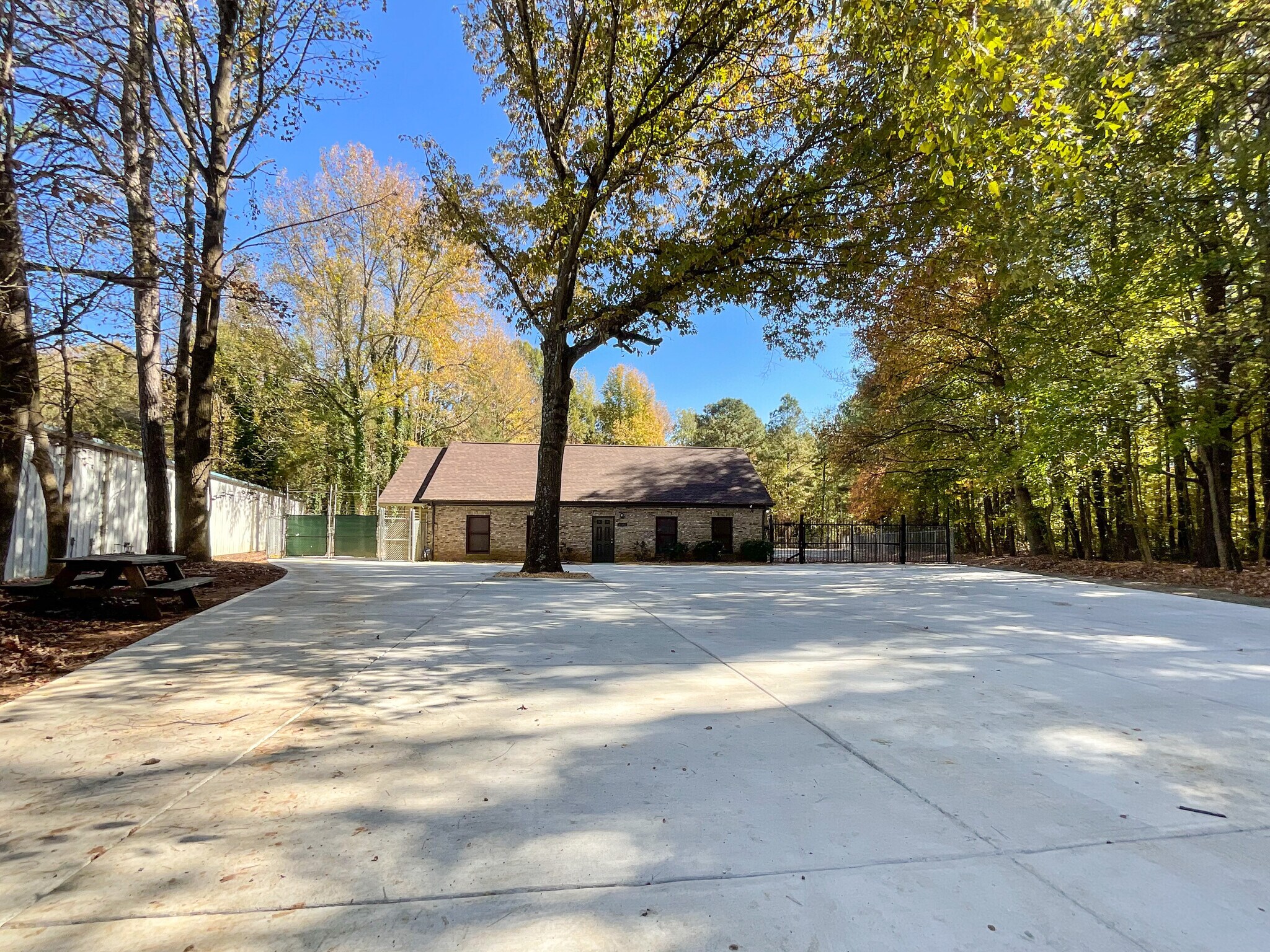 1804 Lucas Ln, Charlotte, NC à louer Photo principale- Image 1 de 39