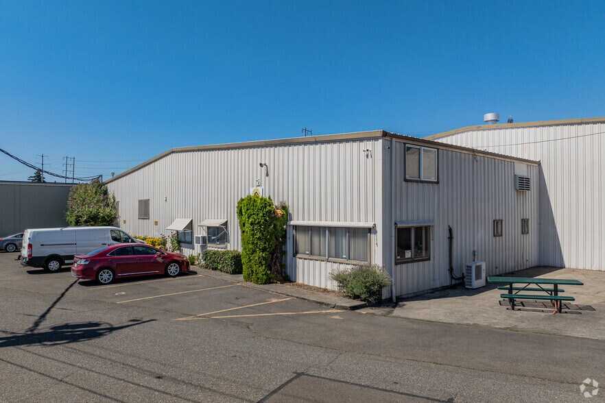 2425-2505 SE Moores St, Milwaukie, OR à vendre - Photo du bâtiment - Image 2 de 10