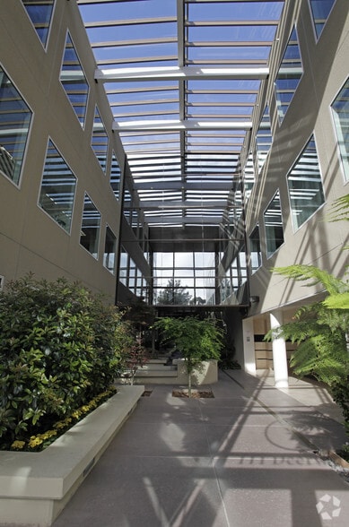 111 Deerwood Rd, San Ramon, CA for sale - Lobby - Image 3 of 19