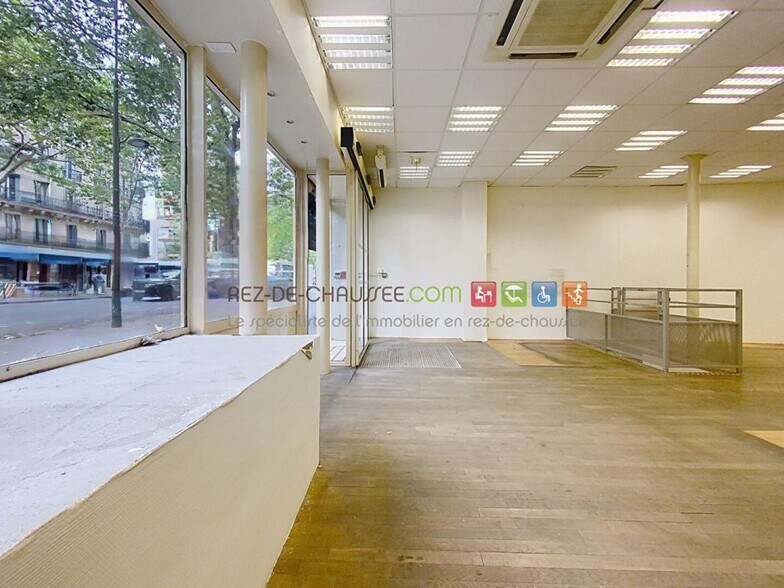 Retail in Paris for lease - Building Photo - Image 1 of 8