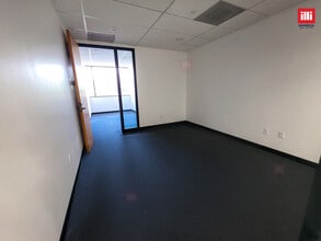 5121 Van Nuys Blvd, Sherman Oaks, CA for lease Interior Photo- Image 2 of 4