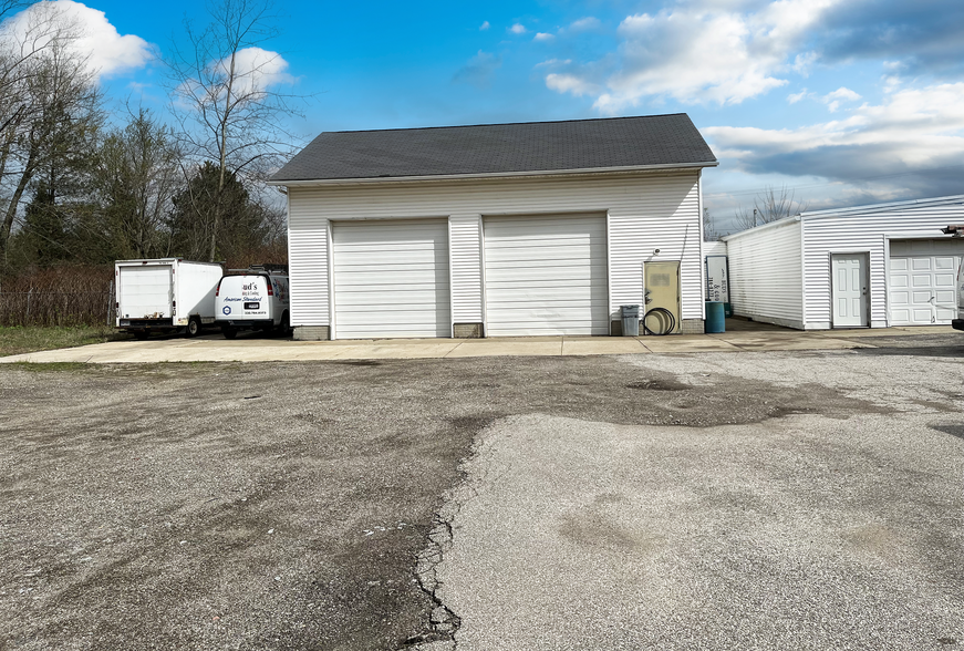 1726 Massillon Rd, Akron, OH for sale - Building Photo - Image 3 of 5