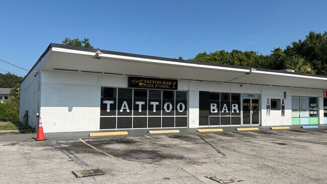 Plus de détails pour 2986-2990 S Sanford Ave, Sanford, FL - Commerce de détail à louer