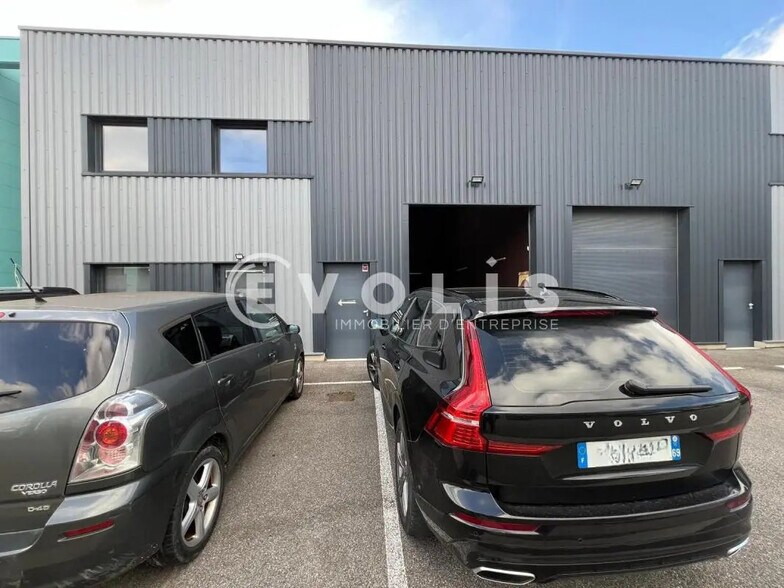 Flex dans Genay à louer - Photo du bâtiment - Image 1 de 10