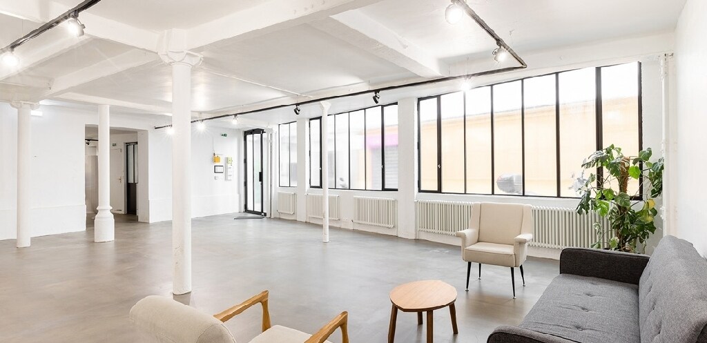 Office in Paris for lease Interior Photo- Image 1 of 6