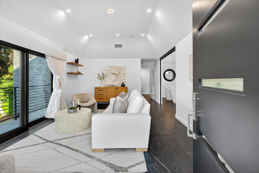 McGroarty Estates portefeuille de 3 propriétés à vendre sur LoopNet.ca - Photo du bâtiment - Image 3 de 125