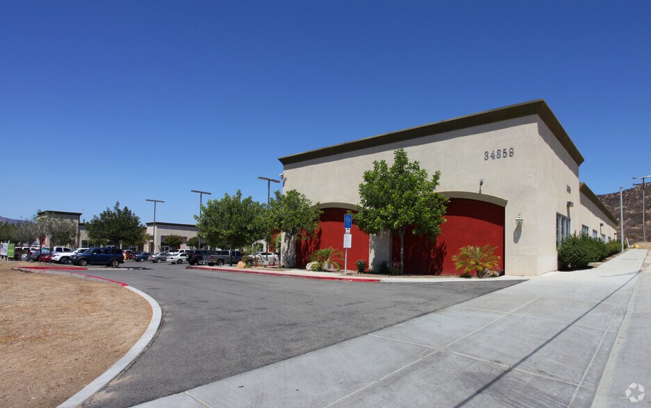 34862 Monte Vista Dr, Wildomar, CA à louer - Photo du bâtiment - Image 3 de 11
