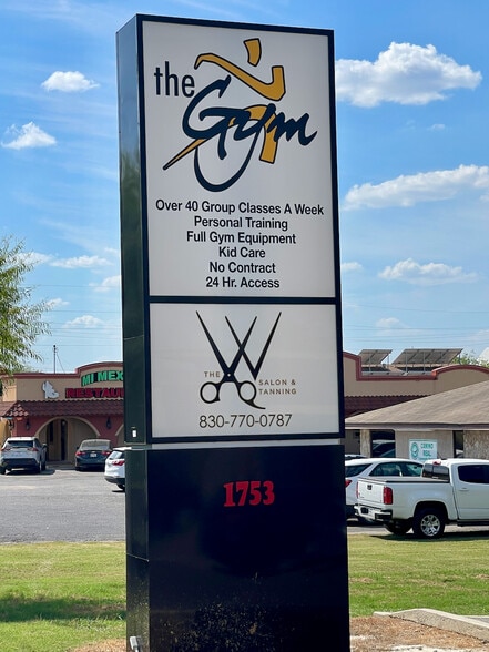 1753 E State Highway 97, Jourdanton, TX for sale - Building Photo - Image 2 of 13