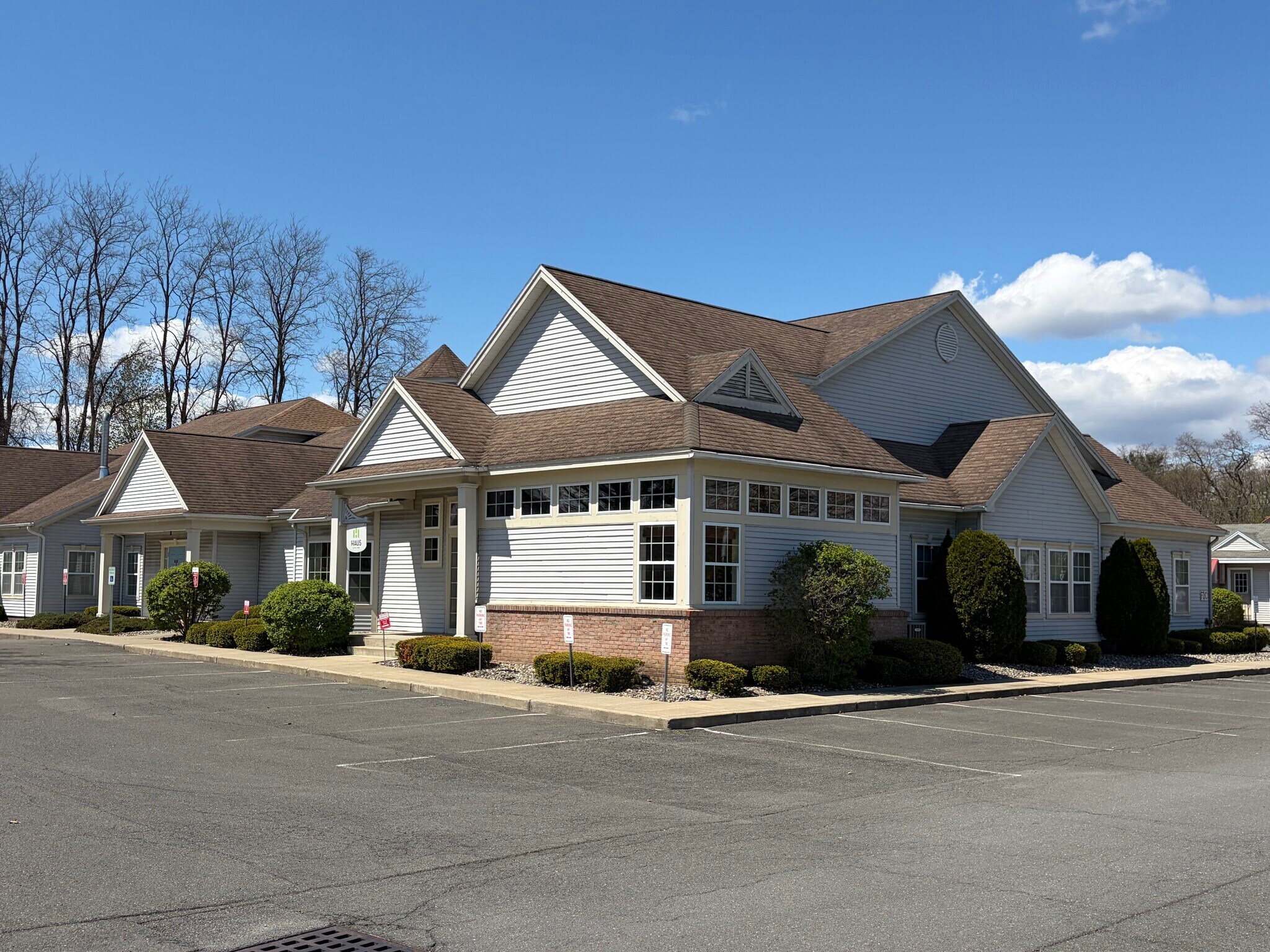 10 Blacksmith Dr, Mechanicville, NY for lease Primary Photo- Image 1 of 6