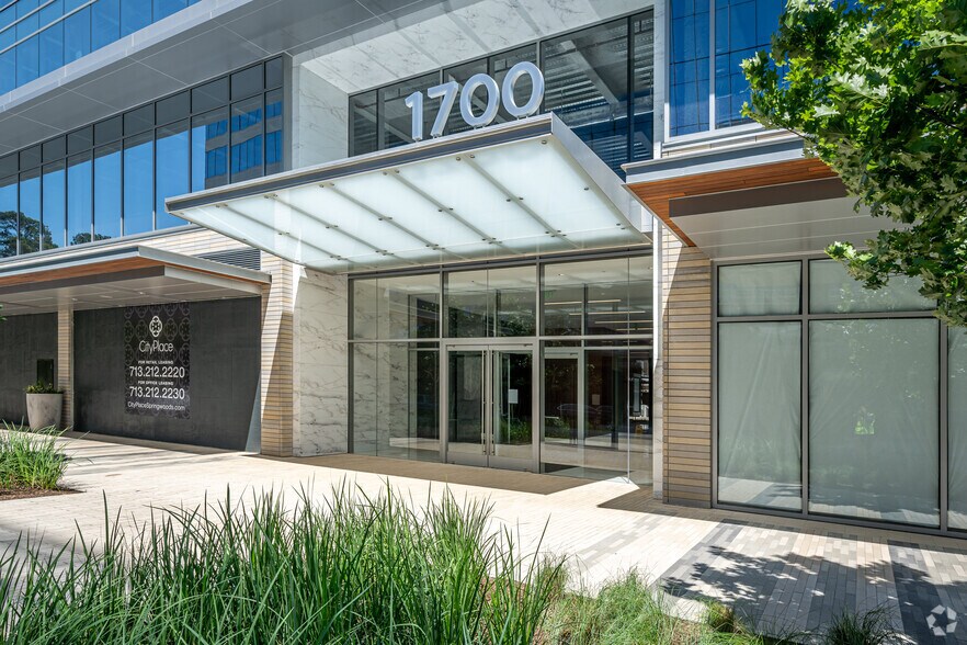 1700 City Plaza Dr, Spring, TX à louer - Photo du bâtiment - Image 3 de 10