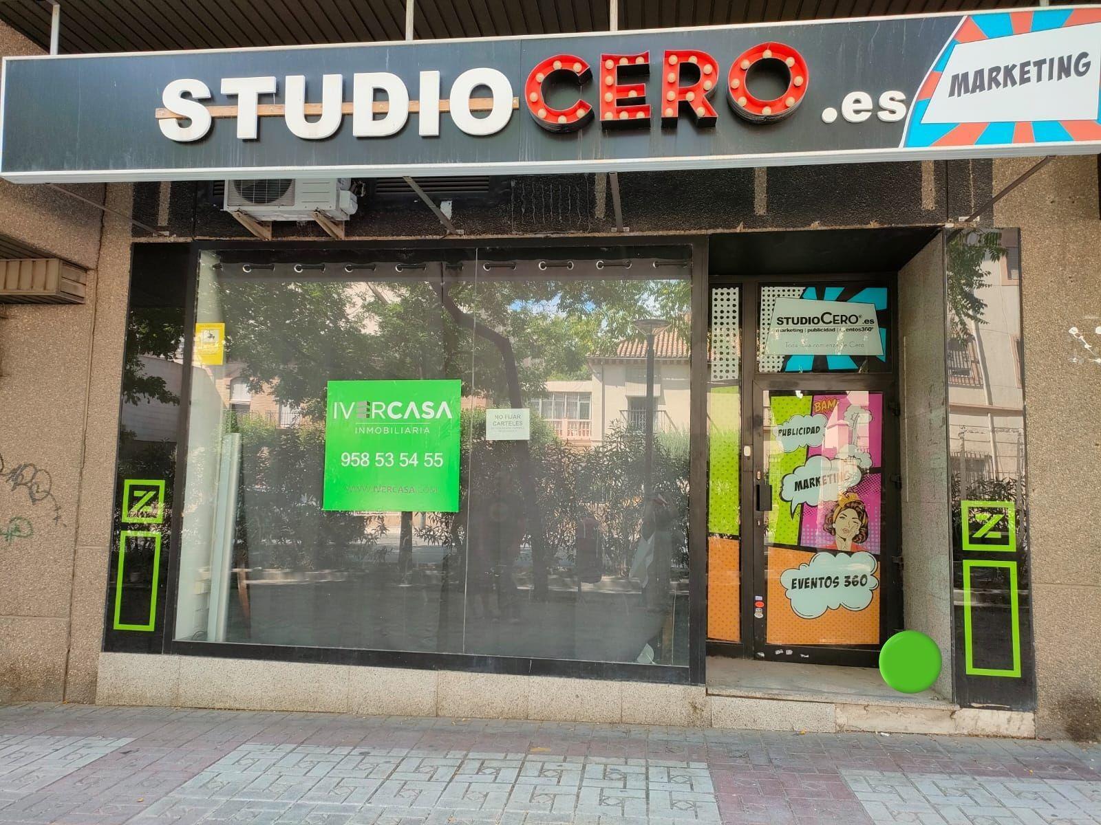 Retail in Granada, Granada for lease Building Photo- Image 1 of 12