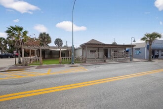 411 Flagler Ave, New Smyrna Beach, FL for lease Interior Photo- Image 2 of 37