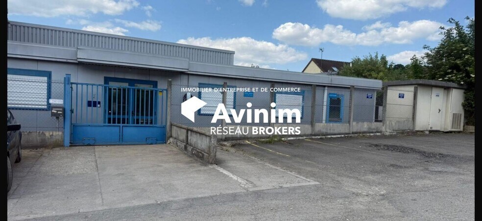 Local d'activités dans Presles à vendre - Photo du bâtiment - Image 2 de 9