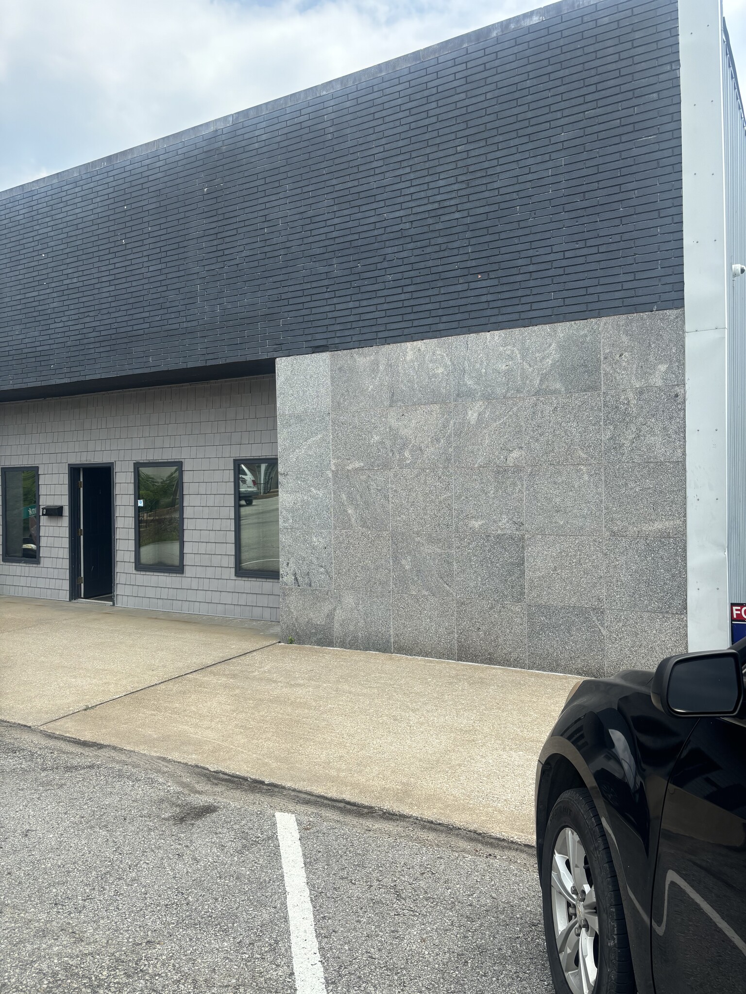 4 Courthouse Sq, Byrdstown, TN for sale Building Photo- Image 1 of 1